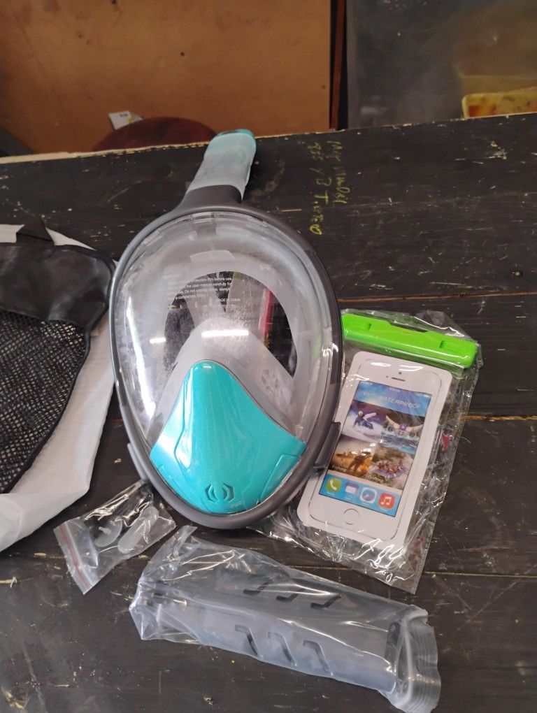 Full Face Mask And Folding Snokel