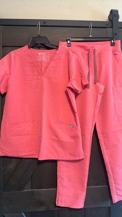 FIGS Scrub Set Top and Pants