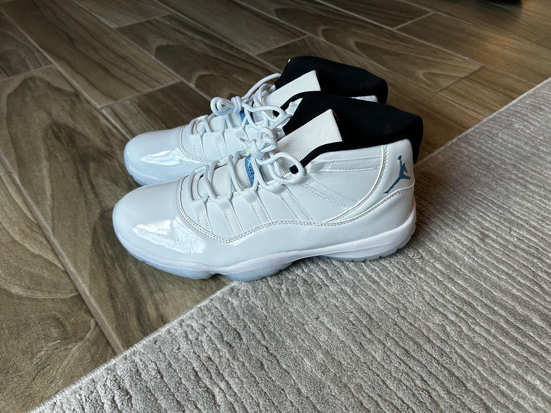 Jordan 11 Legend Blues