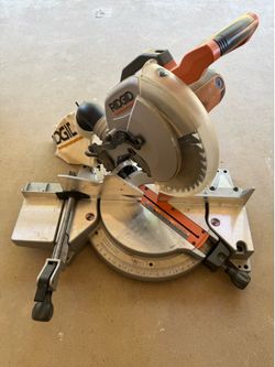 Rigid 10 inch compound saw