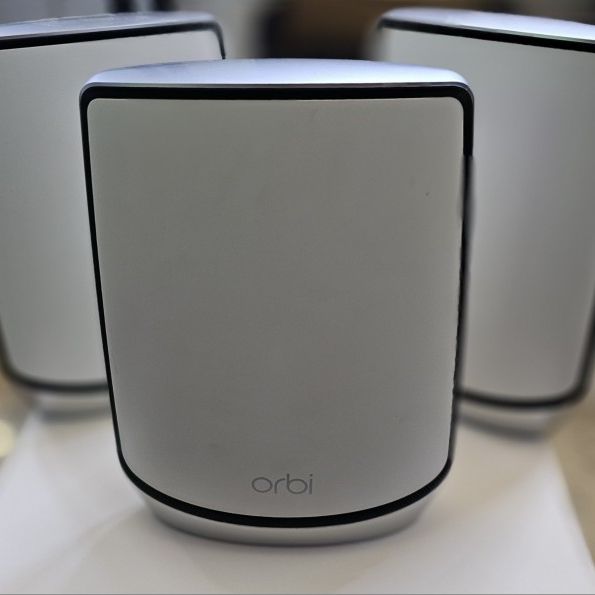 Orbi WIFI 850, 1 Router And 2 Satellites
