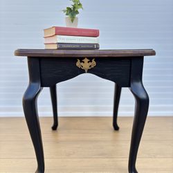 Queen Anne-style accent table | side table