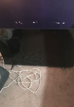 Broken Roku tv 65” READ DESCRIPTION