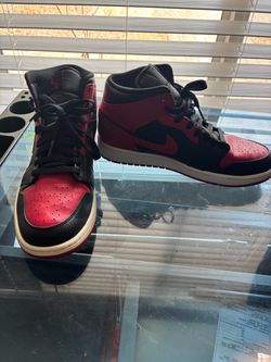 Jordan 1 MID ‘BANNED’