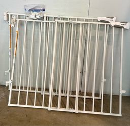 Babelio White Safety / Baby Gates with Mounting Hardware