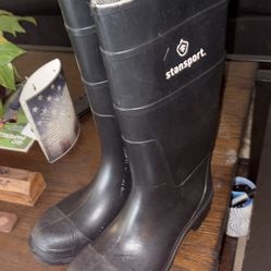 Heavy duty, rain, boots or construction boots