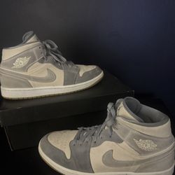 Jordan 1 Mid SE  Coconut Milk Particle Grey 