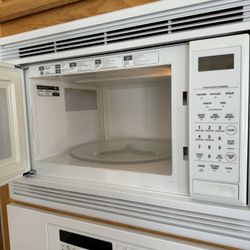  Kitchen Package with Oven, Microwave,stu