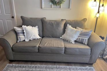 Grey Couch / Must Load & Pickup Yourself 