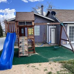 Outdoor Swing Set 