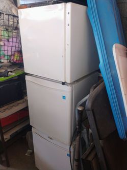 Mini fridge