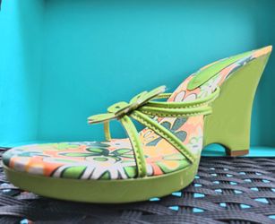 Fioni Green Wedge Sandal 7-1/2"