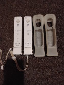 NINTENDO WII REMOTE CONTROLLERS