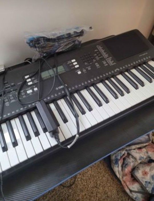 Yamaha Ew425 76 Key piano