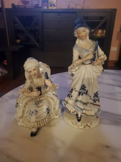 2 porcelain figurine
