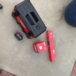 Milwaukee 18 V Vacuum 5.0 Battery Brand New Two Filters New