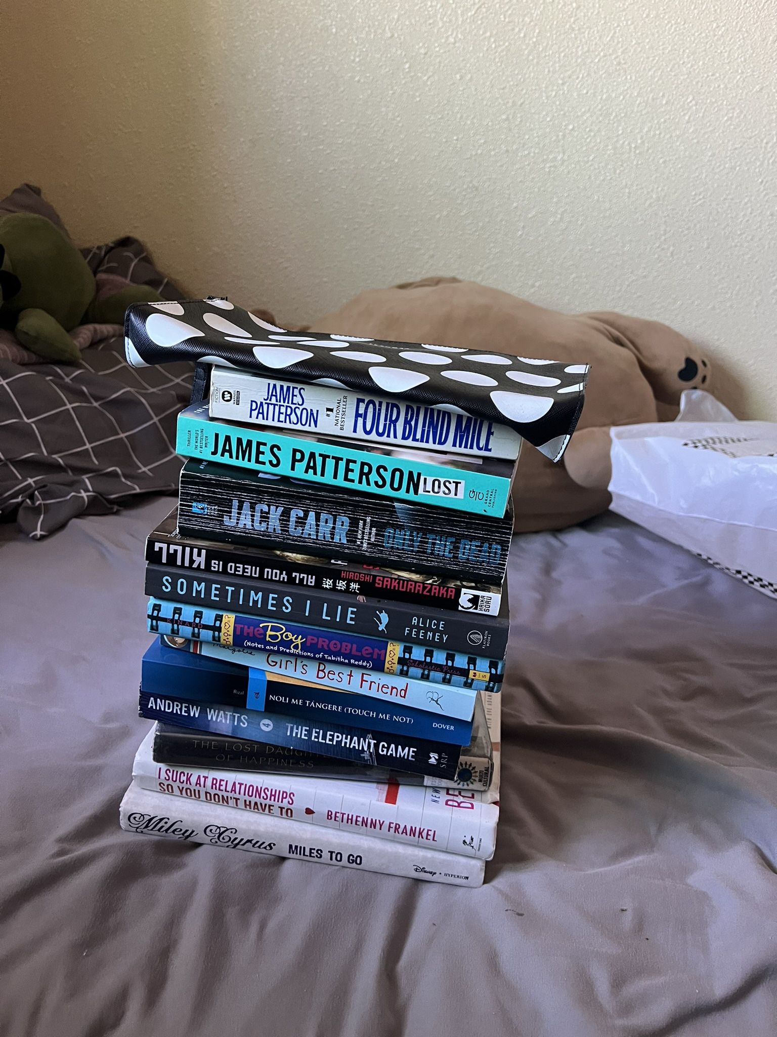 Books & Pouch