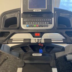 Spirit XT685 Treadmill (Brand New!)