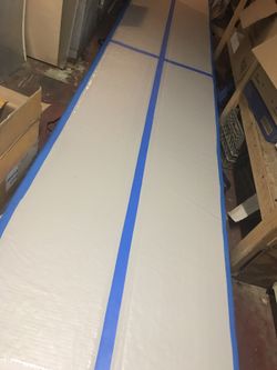 gymnastic air mat 10ft 140$