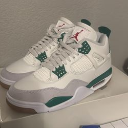 Jordan 4 SB Pine Green