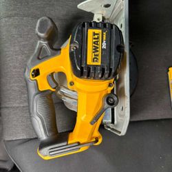 DEWALT 20V MAX 6-1/2 in. Brushless Cordless Circular Saw
