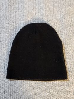 K & B all Black winter beanie cap/hat. 
8" inch tall x 8" inch across. 100% acrylic. 
*** Cash only. Front door pick-up only. 
In Johns Creek,30097.