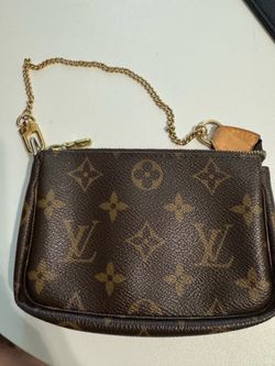 Louis Vuitton mini pochette