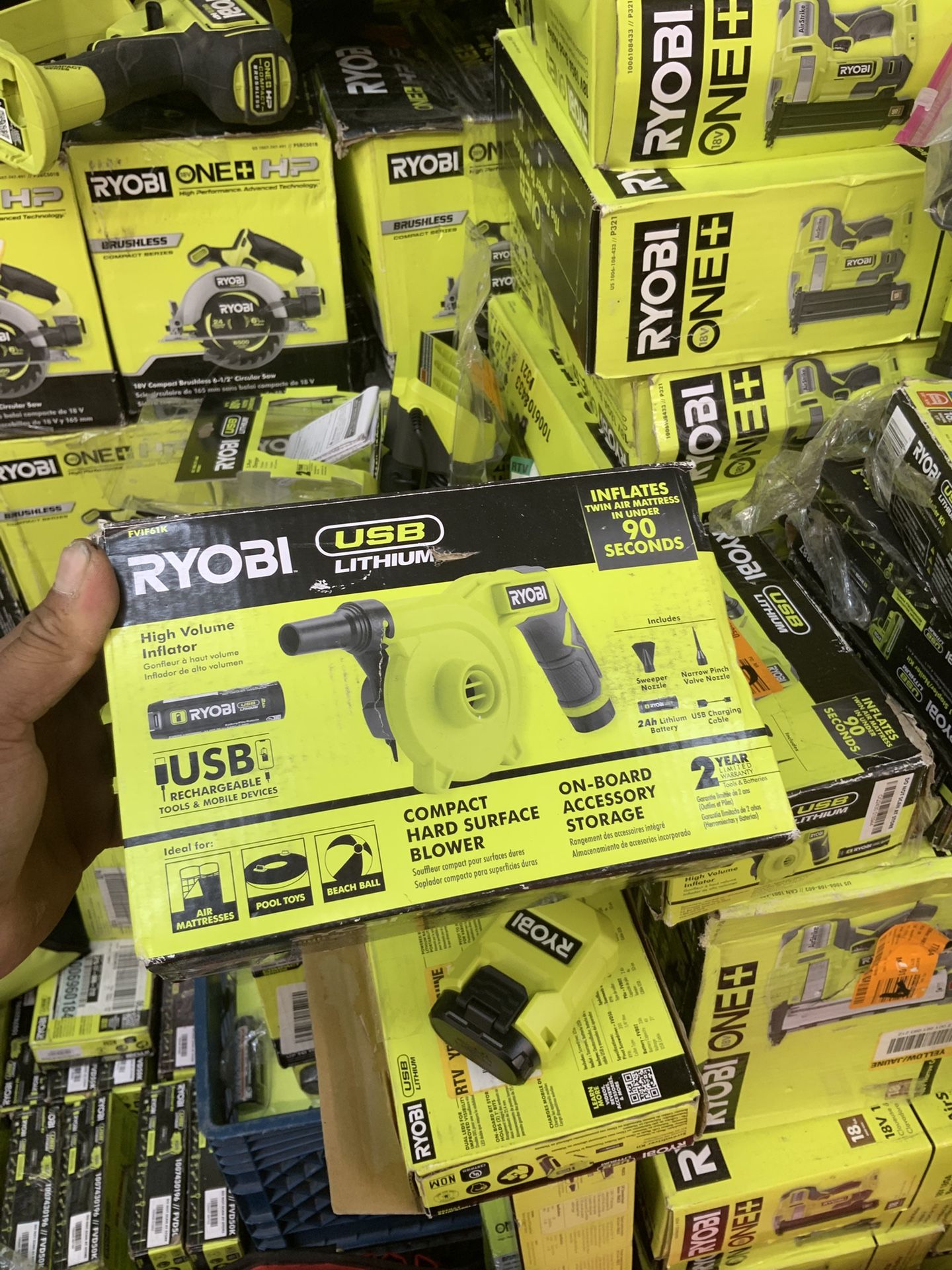 Ryobi 4v High Volume Inflator Kit
