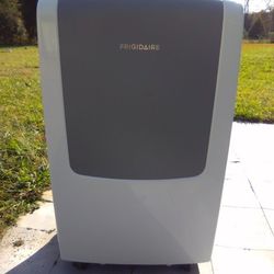 Frigidaire AC Unit 