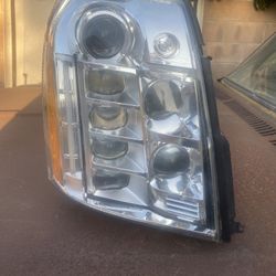2007-2014 Cadillac Escalade Platinum Headlight (For Parts Only No Tabs) 