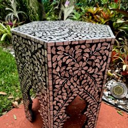 Octagonal Capiz Moroccan Accent Table Side End Table Black/Silver 20"×22"