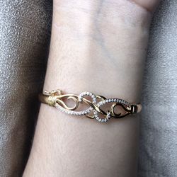 18k Gold Filled Bracelet Bangle 7” Around Openable 