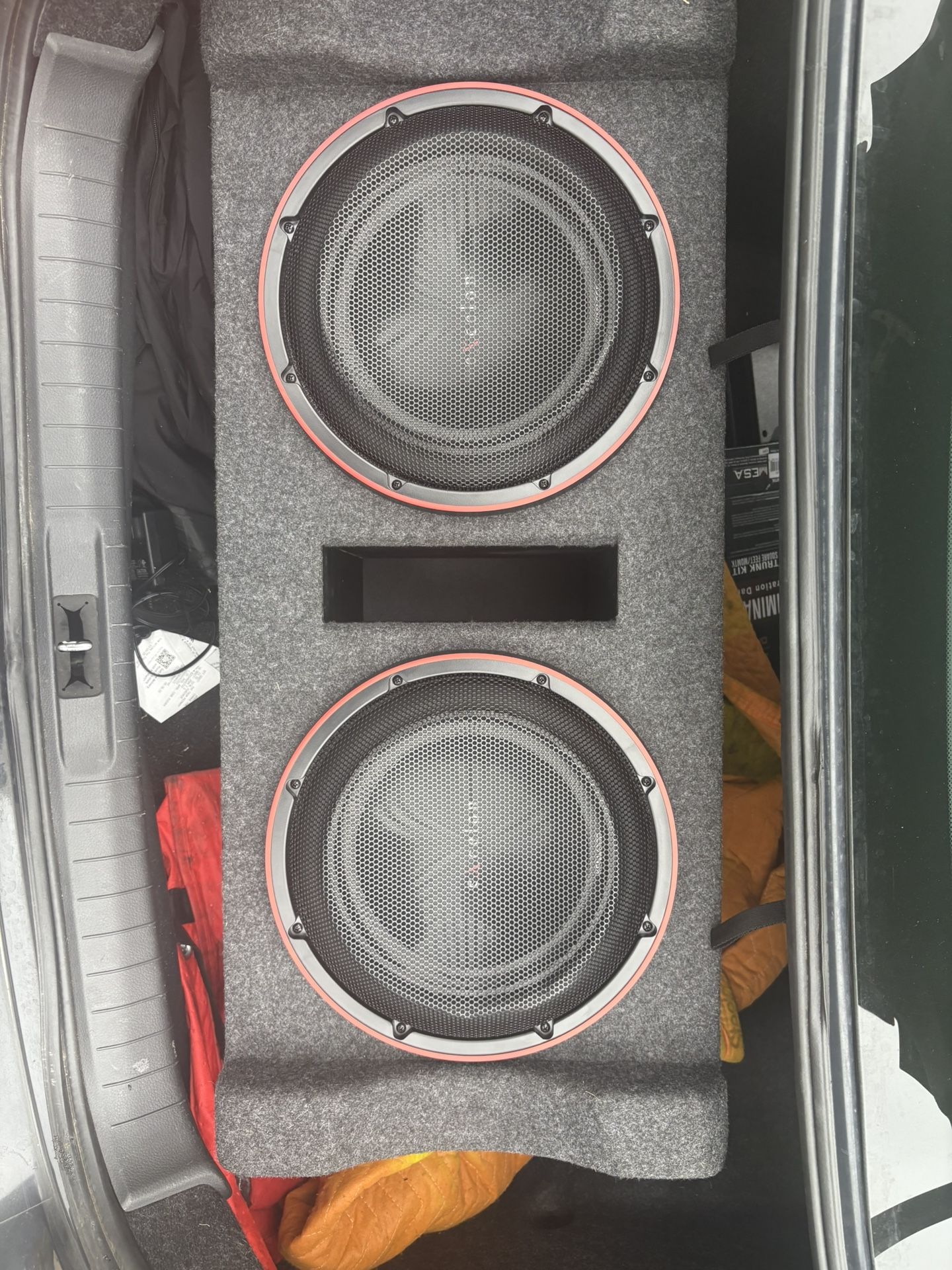 12 Kenwood Speakers  1000 Amp