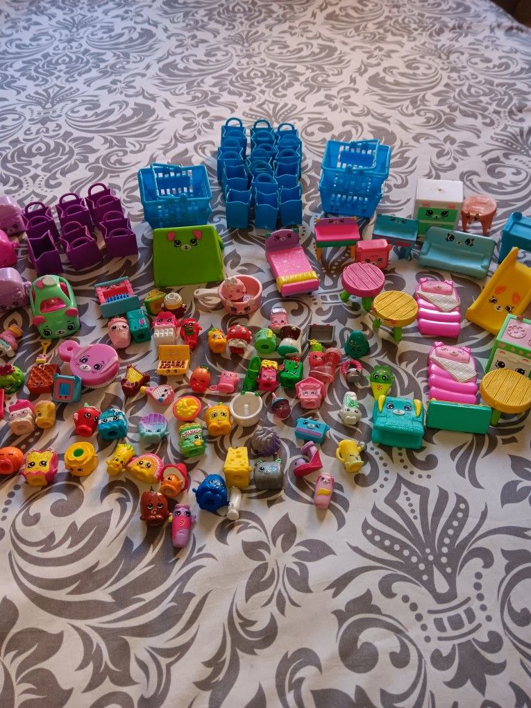 Shopkins And Accessories