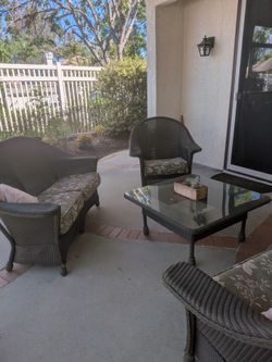 Wicker patio set 4 pieces