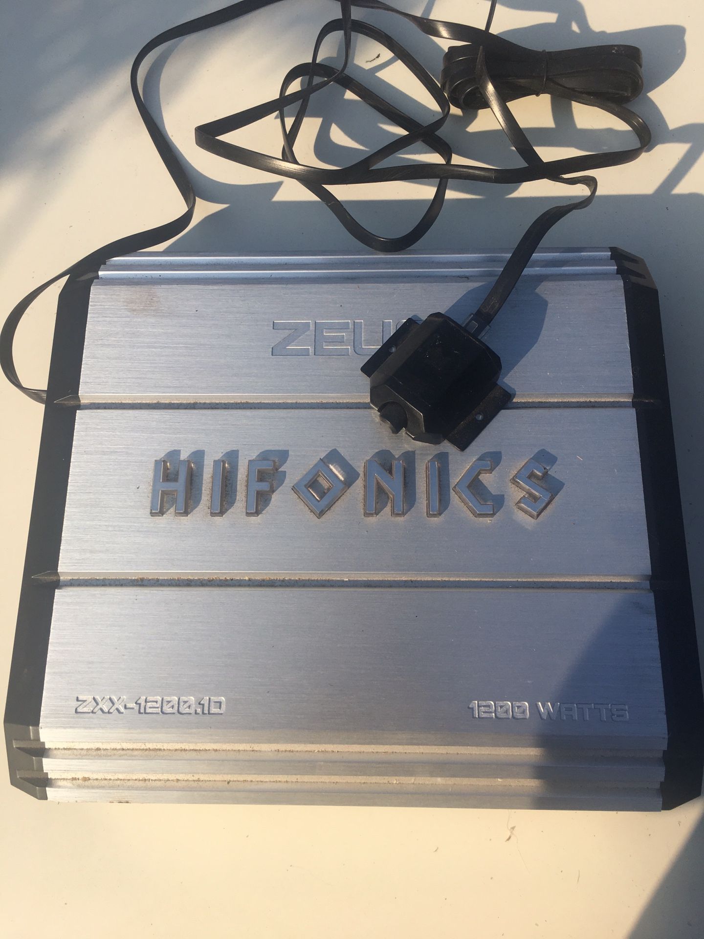 Kicker solo baric L7 10 inch and hifonics amp for Sale in Pasadena, CA