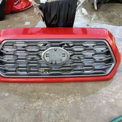 2016- 2021 TOYOTA TACOMA GRILL OEM