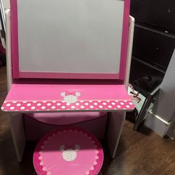 Minnie mouse desk