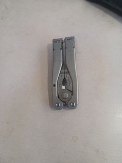Schrade Tough Promotional Multi Tool
