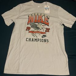 Nike NSW 1972 Champions Short Sleeve Lifestyle T-Shirt Men Pegasus Medium HJ6908