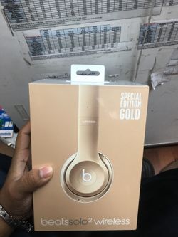 Beats solo 2 wireless Gold Sealed in box