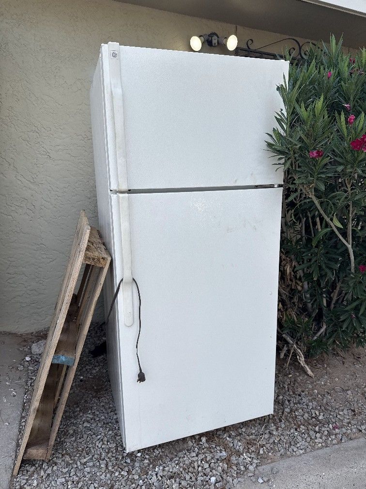 GE White Refrigerator – $400