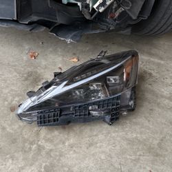 Lexus Is350 Passenger Headlight
