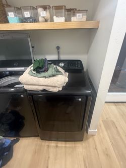 Samsung Black Stainless Washing Machine – Like New – $600 OBO