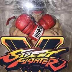 Playstation 4 Street Fighter 5 Ryu Figure and Game