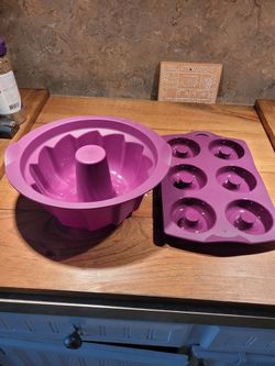 Tupperware Bundt Pan And Donut Form