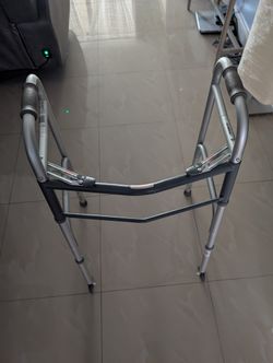 Folding Walker 