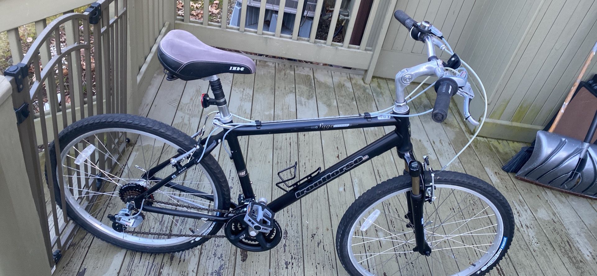 IRONHORSE SAGE De Luxe IHBC Frame 18 Inches Weels 26x2.20