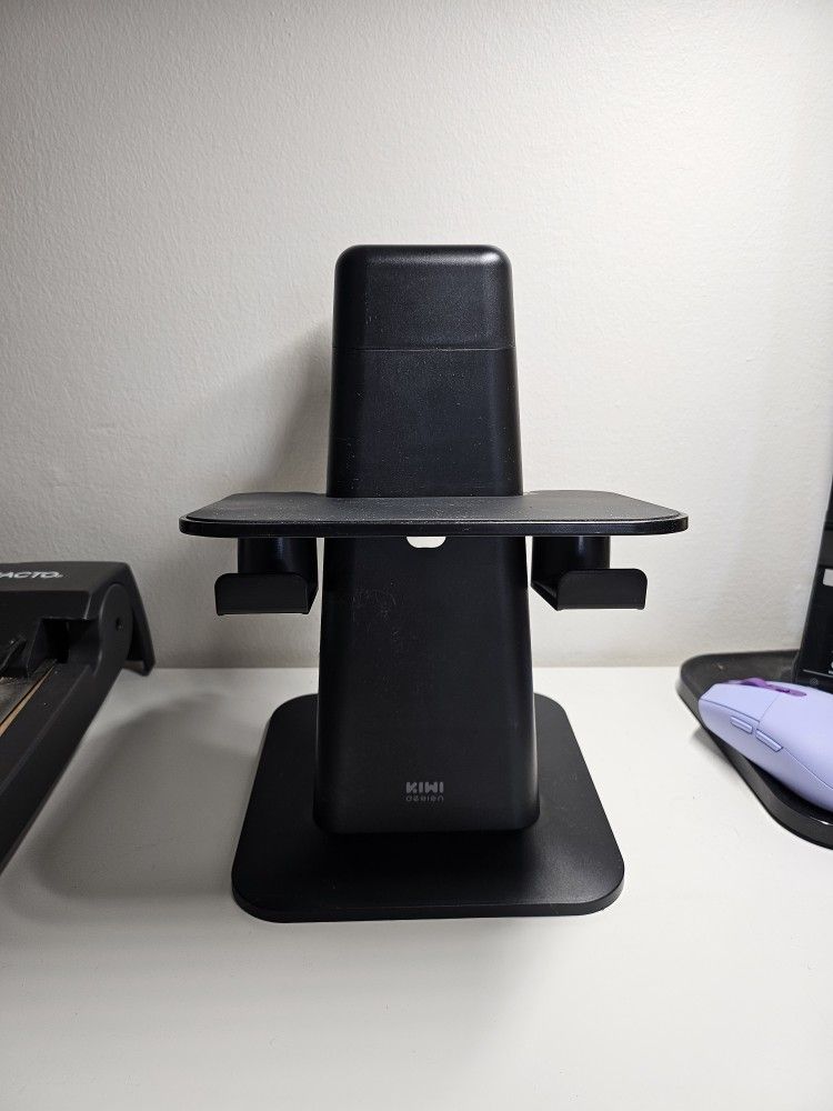Free Kiwi Design VR Stand