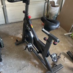 Exercise Bike - Indoor Cycling Bike Stationary 